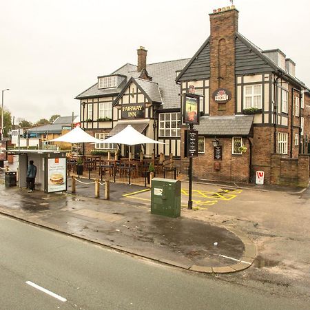 Fairway Inn Manchester Bagian luar foto