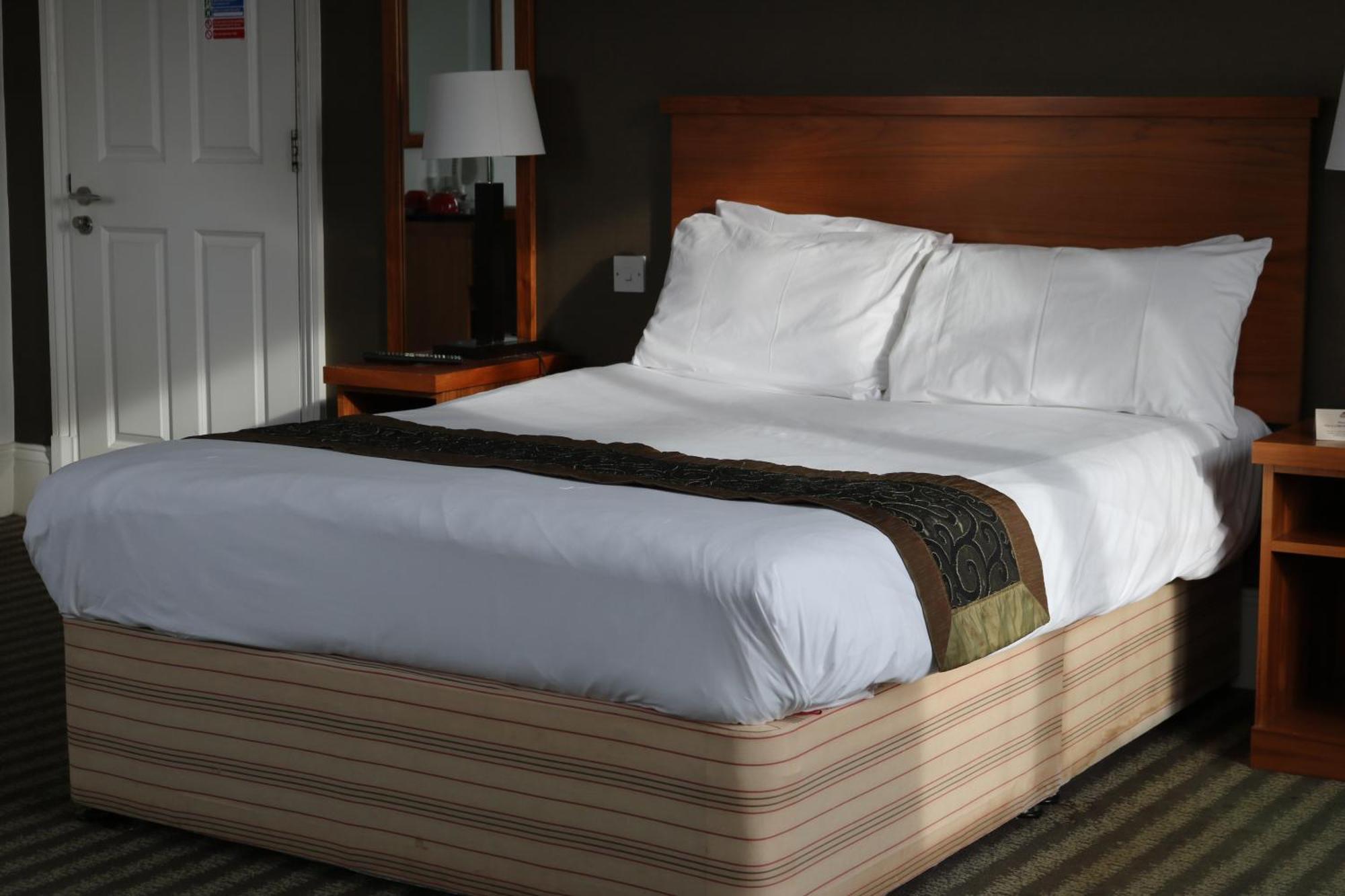 Fairway Inn Manchester Bagian luar foto