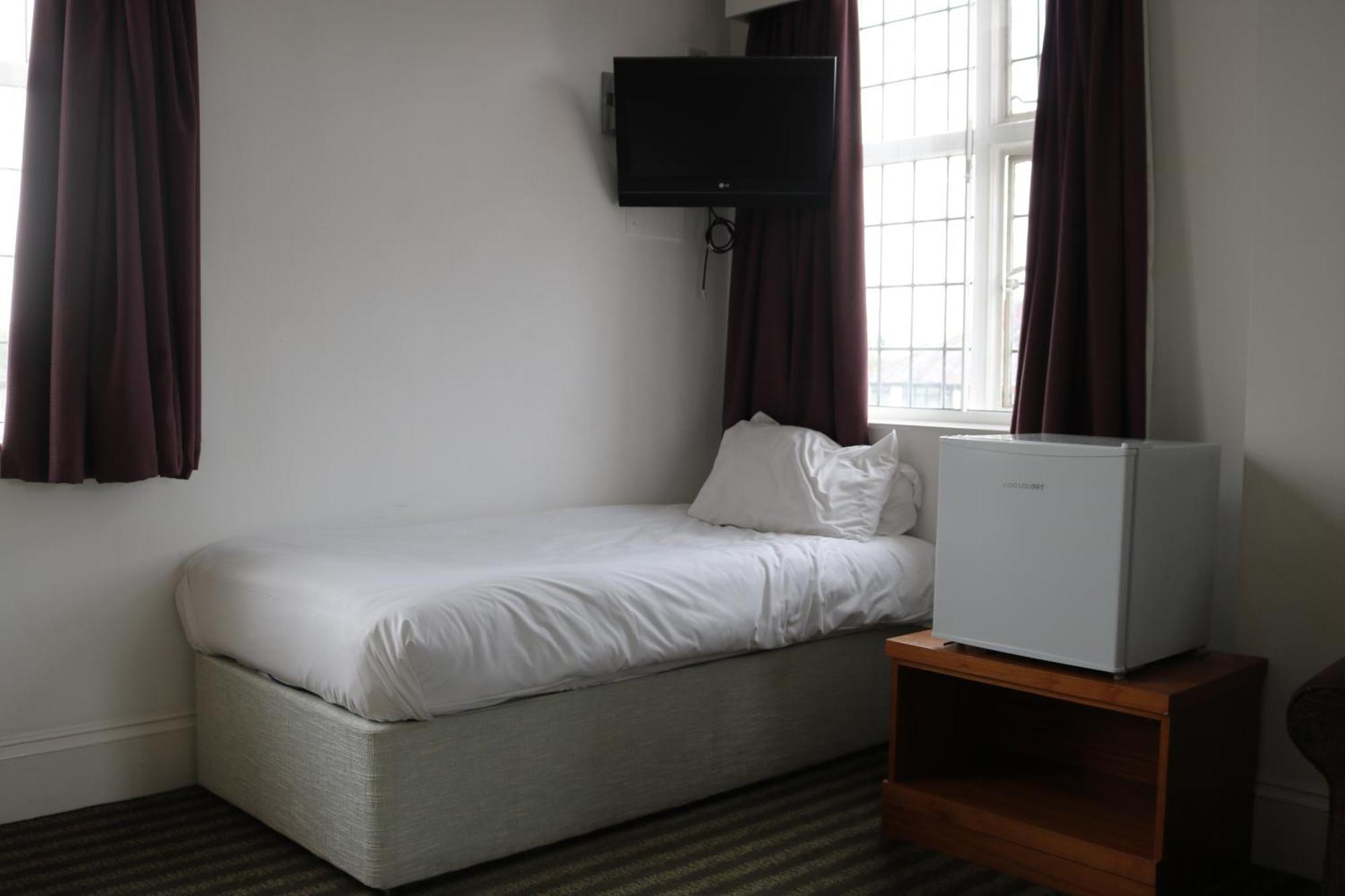 Fairway Inn Manchester Bagian luar foto